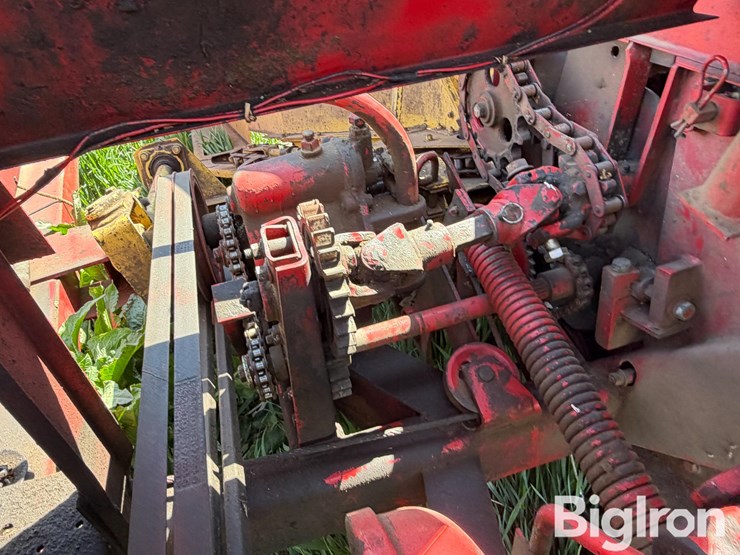 new-holland-718-image-18