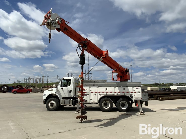 2014-freightliner-m2-106-image-8