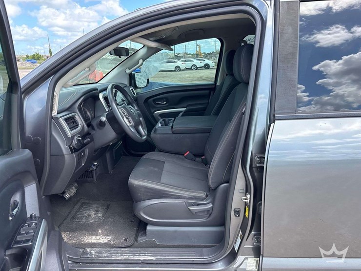 2018-nissan-titan-image-11