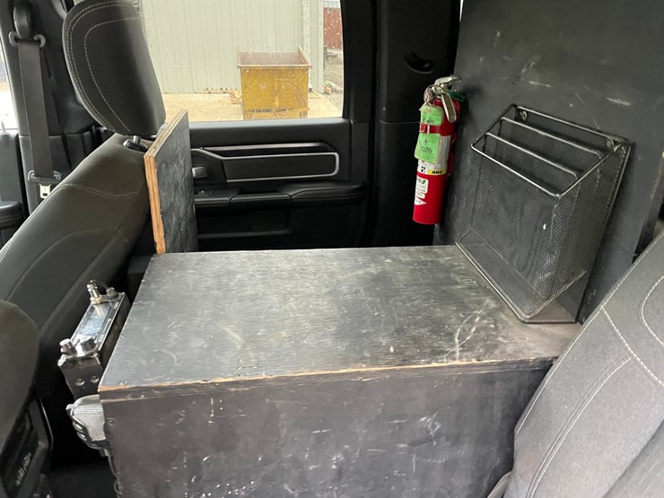 2019-dodge-ram-3500-image-35