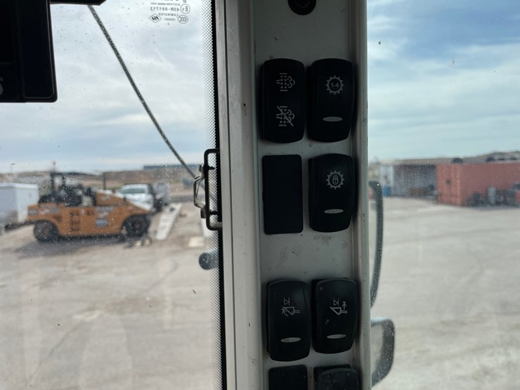 2014-volvo-l120h-image-127