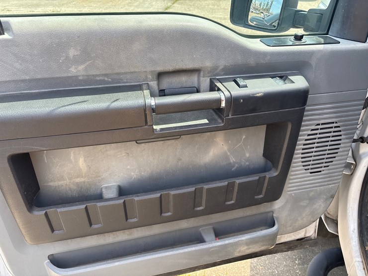 2012-ford-f350-image-8