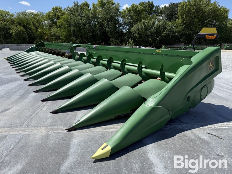 2022-john-deere-c16r-image-1
