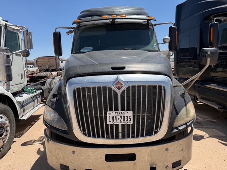 2015-international-prostar-image-2