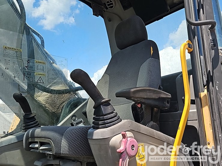2012-volvo-ec250dl-image-36