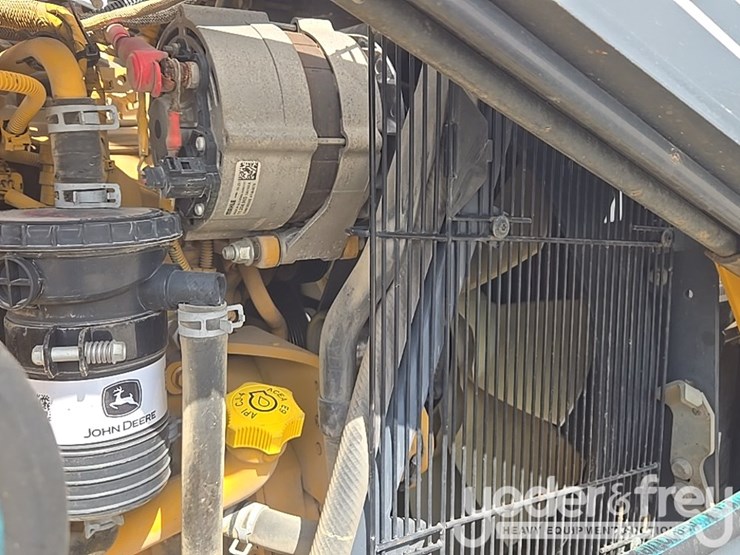 2020-deere-310sl-image-43