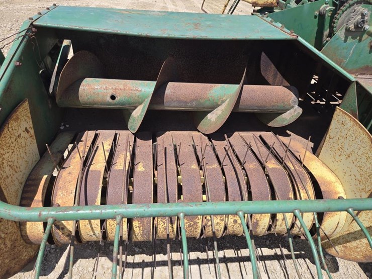 john-deere-24t-image-15