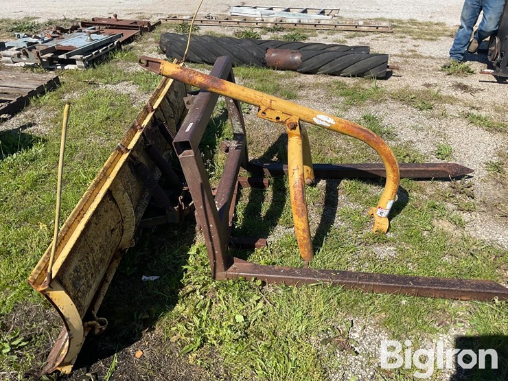 misc-farm-equipment-lot-image-8