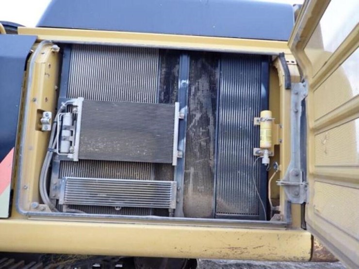 2015-caterpillar-349fl-image-60