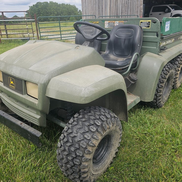 JOHN DEERE GATOR