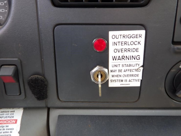 2005-ford-f550-image-44