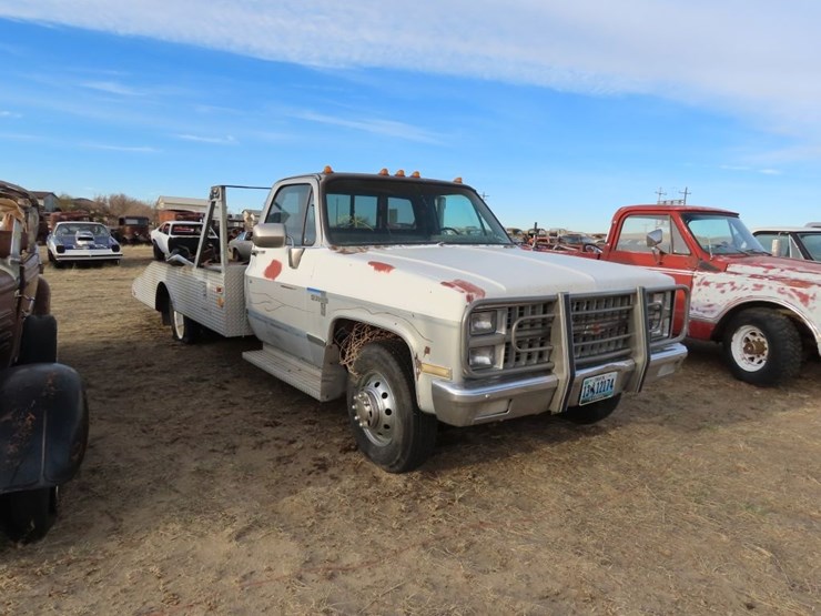 1982-chevrolet-30-image-1