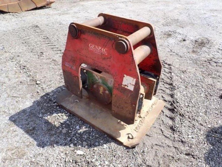 genpac-30-in.-hydraulic-plate-compactor-image-3