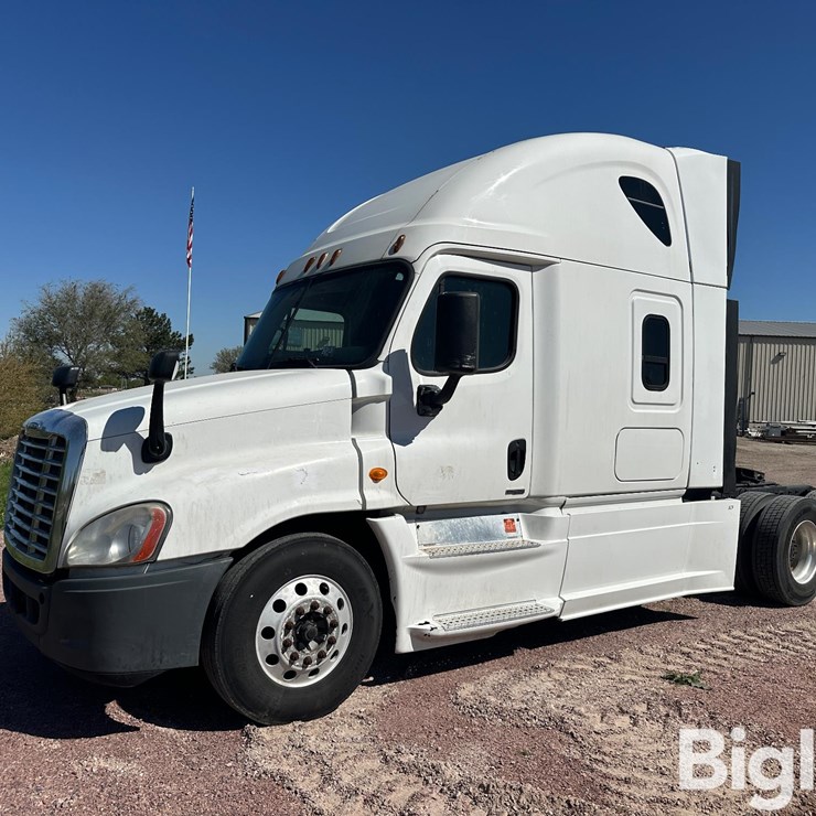 2015 FREIGHTLINER CASCADIA 125