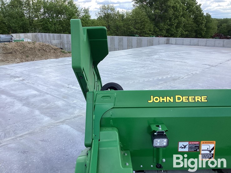 2023-john-deere-c12f-image-17