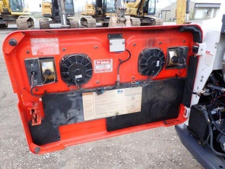 2021-bobcat-t870-image-45