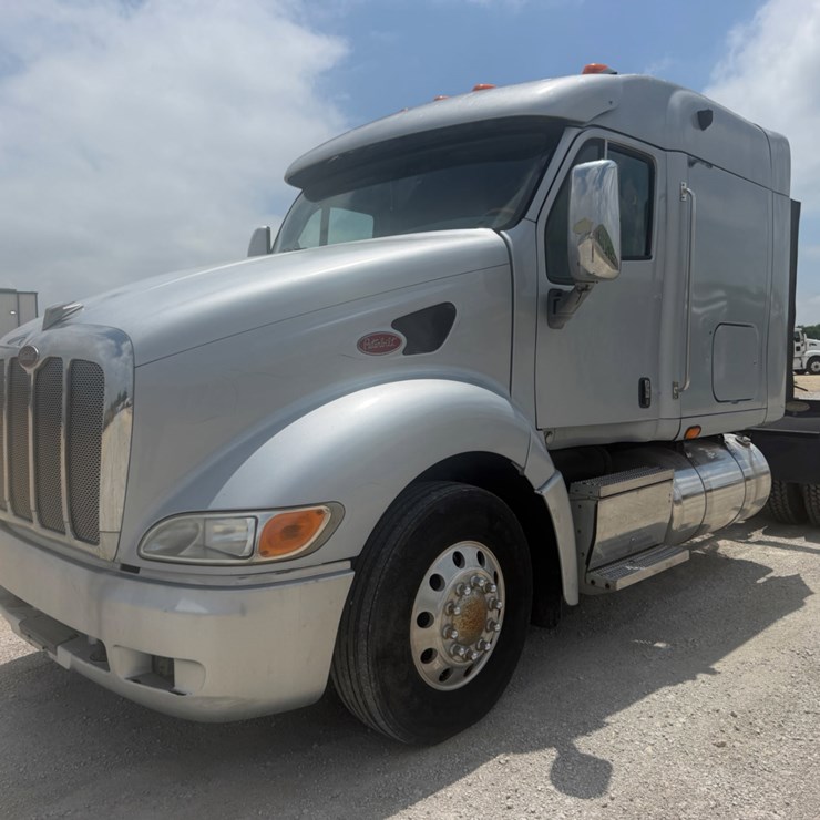 2009 PETERBILT 387