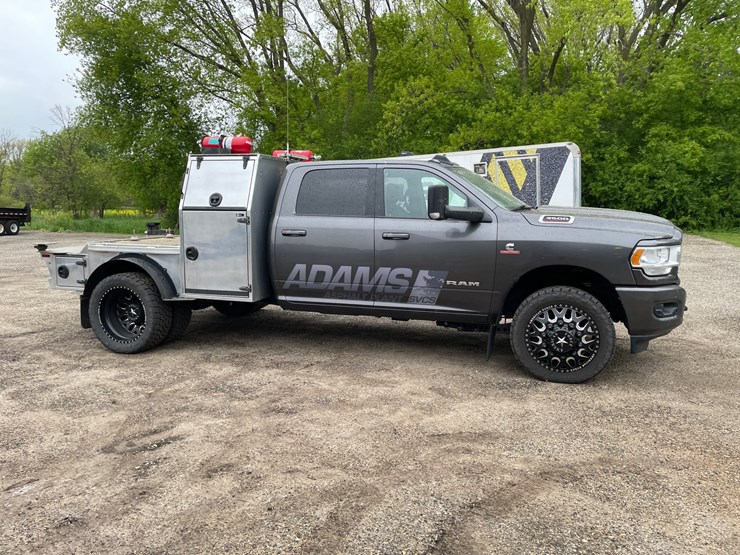 2019-dodge-ram-3500-image-4