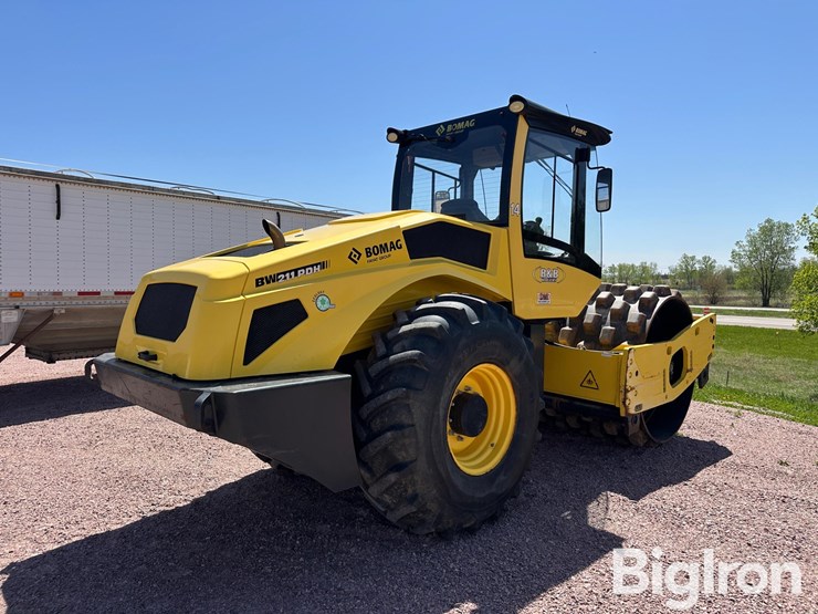2018-bomag-bw211-image-5