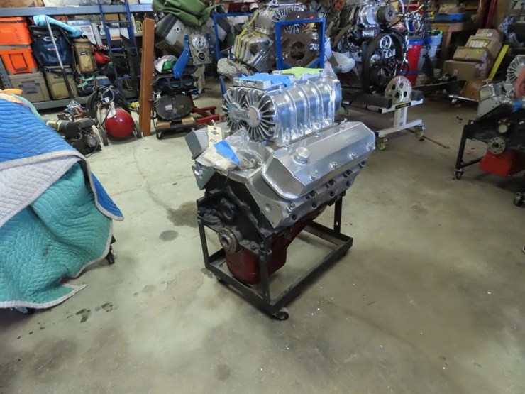modified-chevrolet-427-v8-motor-image-1