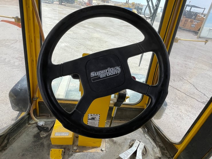 2017-superior-broom-dt80k-image-105