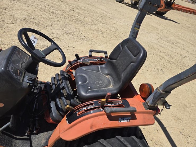 kubota-b2410-image-12