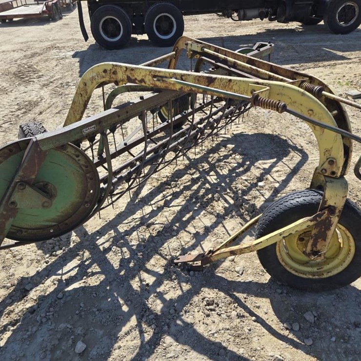 JOHN DEERE 640
