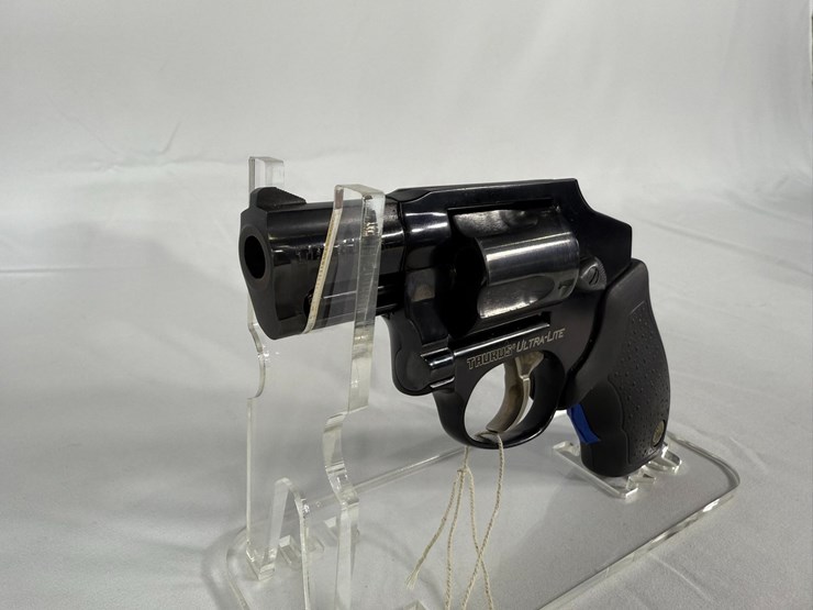 #59-•-taurus-ultralite-38-special-revolver-dx65802-image-3