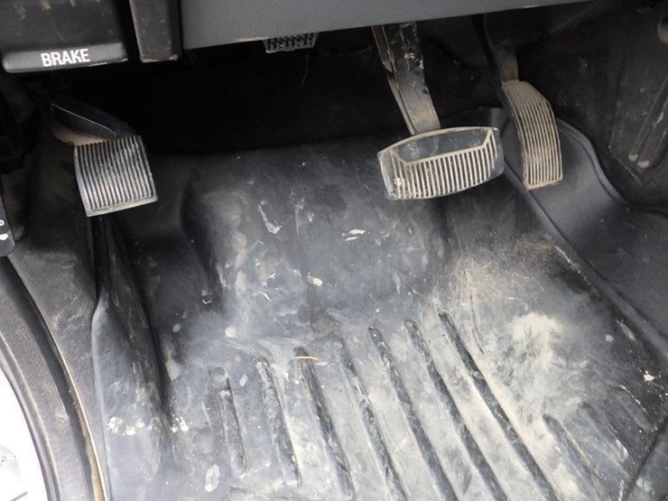 2011-ford-f550-image-32