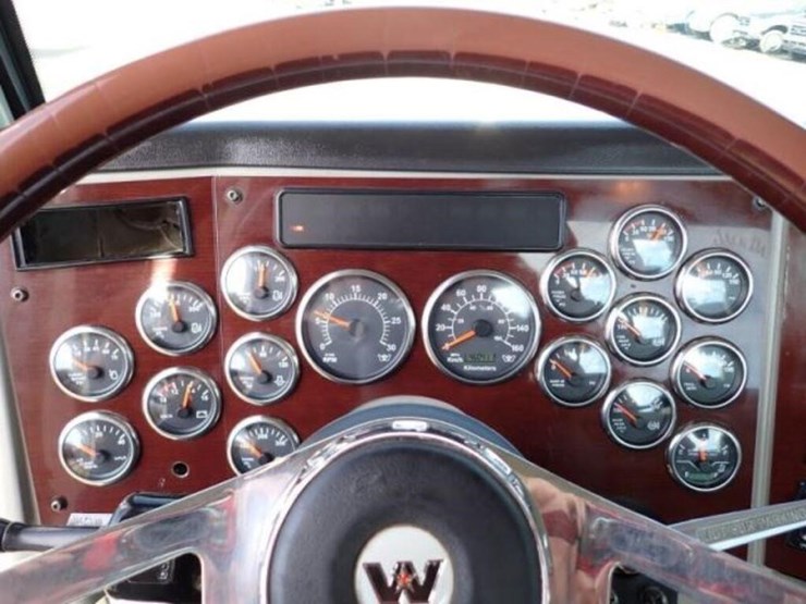 2013-western-star-4900sb-image-14