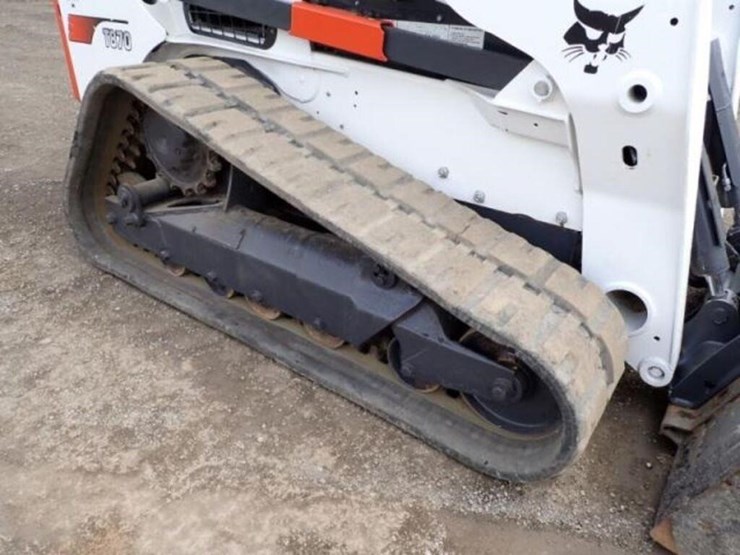 2021-bobcat-t870-image-40