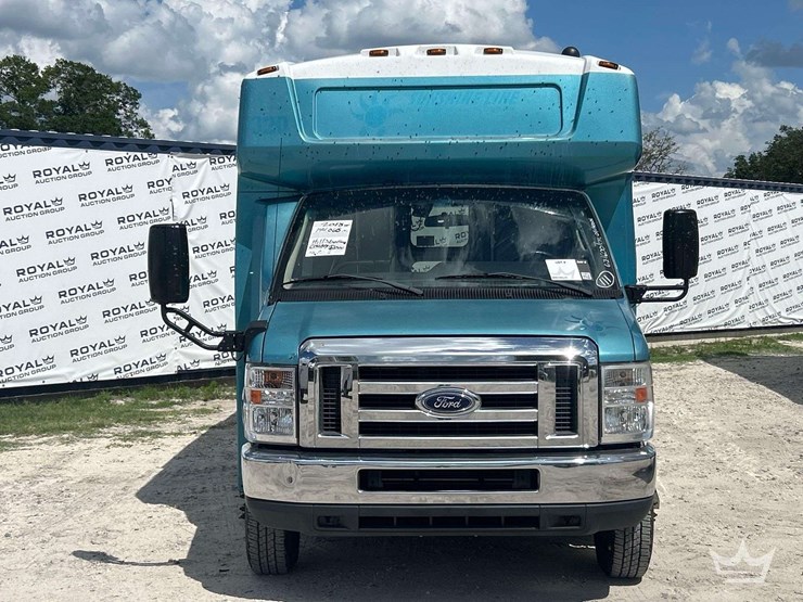 2018-ford-e450-image-23