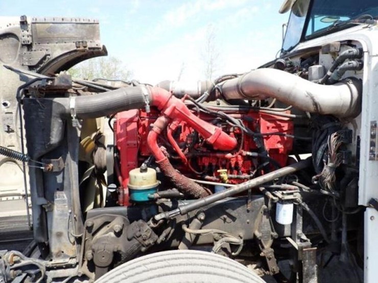 2004-peterbilt-379-image-21