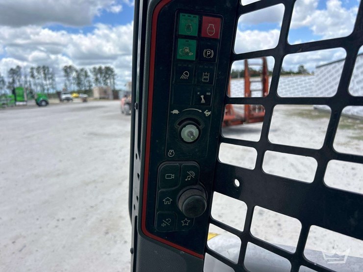 2023-bobcat-t76-image-12