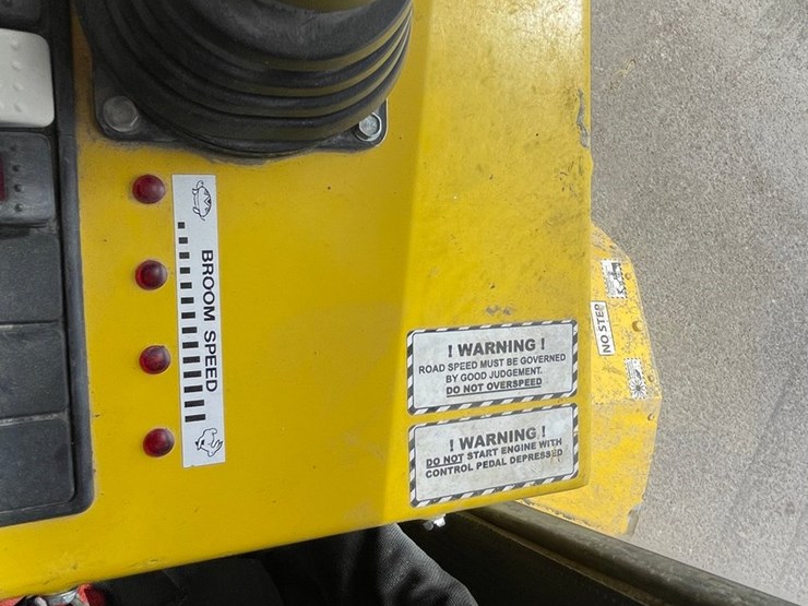 2017-superior-broom-dt80k-image-119