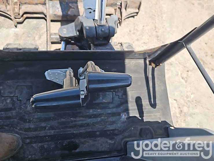 2020-bobcat-e20-image-28