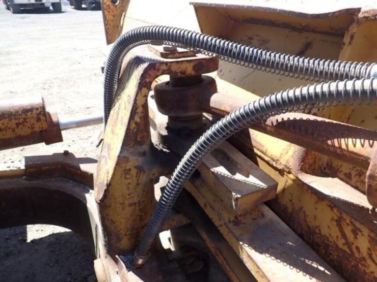1990-caterpillar-d4h-image-32