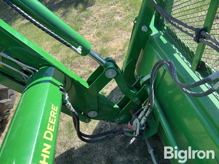 2020-john-deere-6155m-image-15