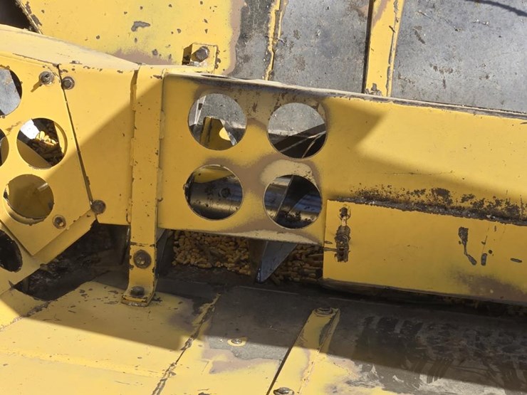 new-holland-tr97-image-20