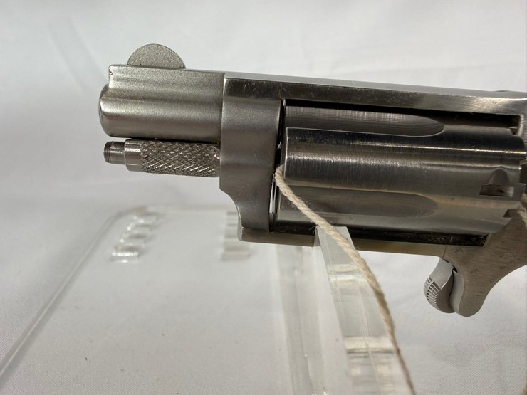 #78-•-north-american-arms-22-magnum-revolver-w29951-image-6