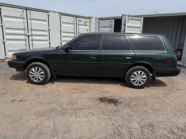1990-toyota-camry-image-2