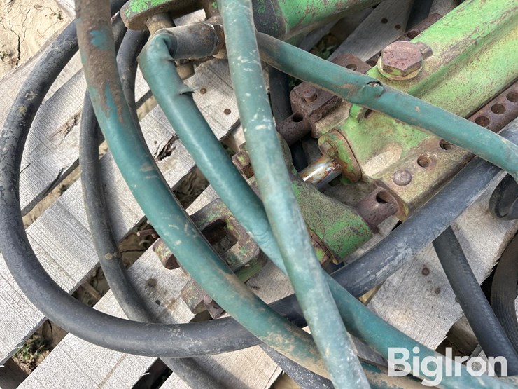 john-deere-12-image-18