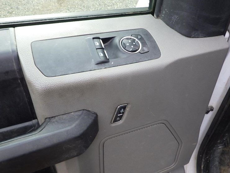 2016-ford-f150-image-29