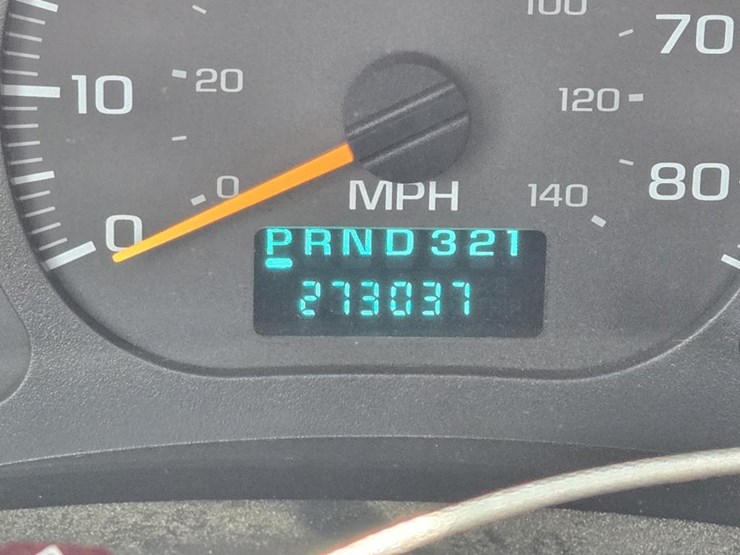 2003-gmc-5500-image-24