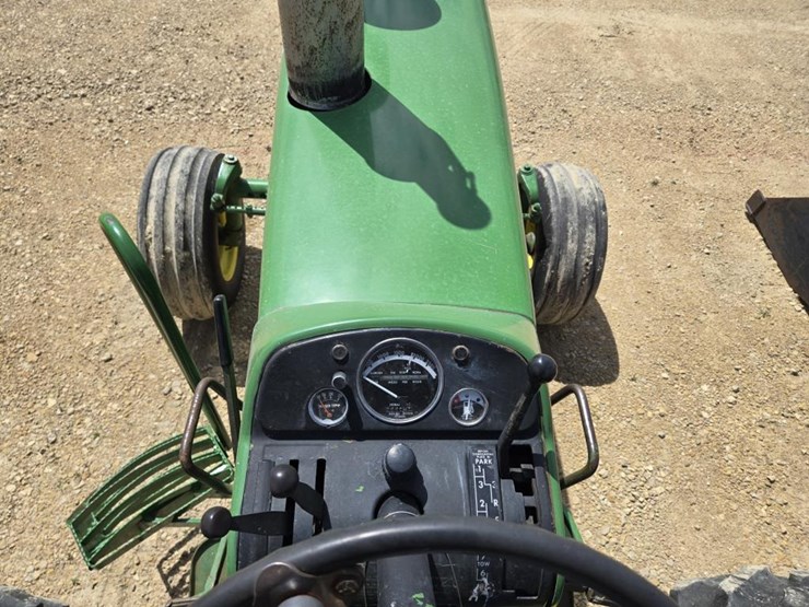 john-deere-3010-image-14