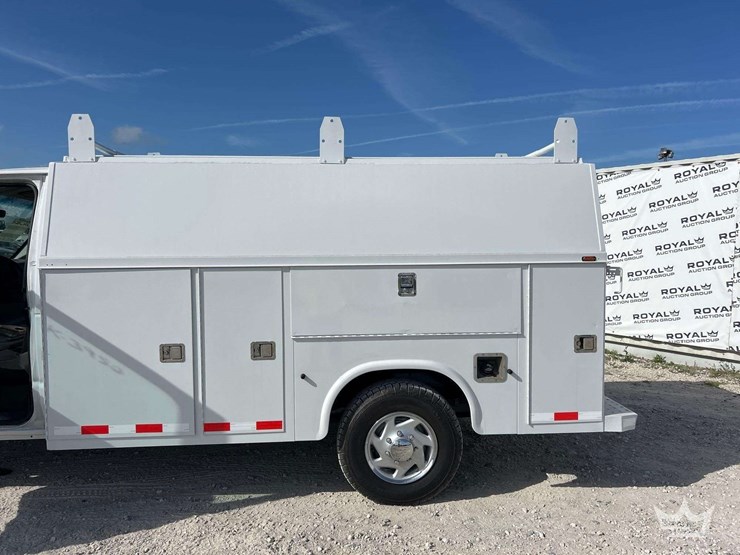 2006-ford-e350-image-21