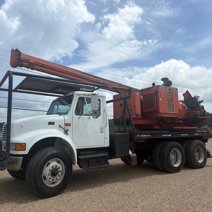 1999 INTERNATIONAL 4900