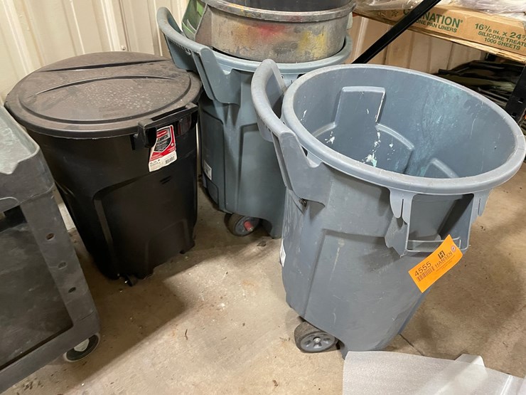 #4555-•-(6)-poly-garbage-cans-image-2