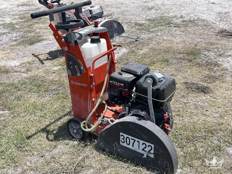 2020-husqvarna-fs400lv-walk-behind-concrete-saw-image-2
