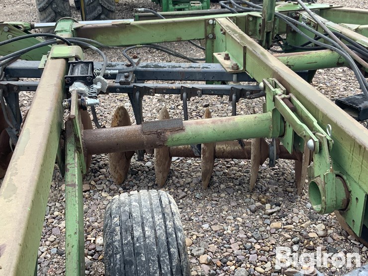 john-deere-331-image-19
